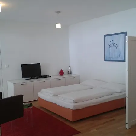 Abina De Luxe